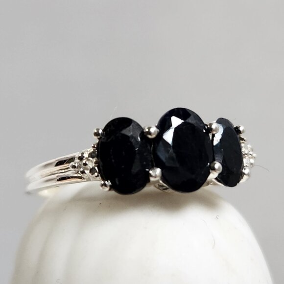 VTG NIB Black Spinel Trilogy Ring Size 7 - Picture 1 of 11